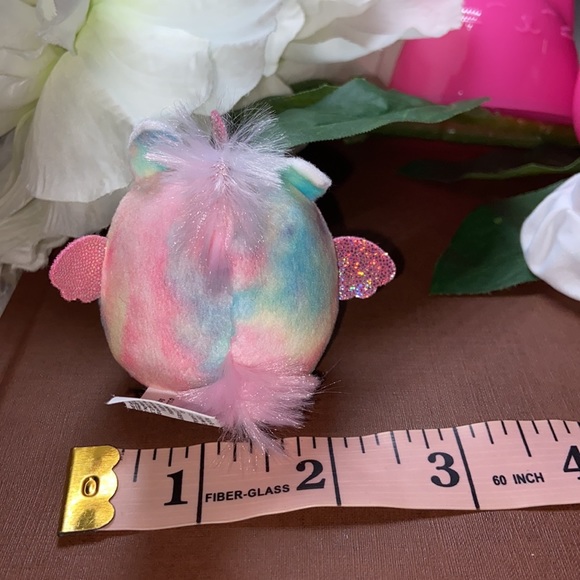 Squishville by Squishmallows 2” Mini Squishmallow with Fashion Accessory Set 6 - Picture 9 of 15